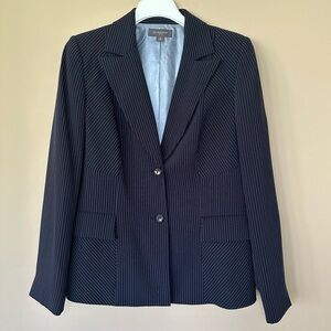 Liz Claiborne Women 10 Blazer Navy Blue Pin Stripe Jacket Shaped Career Preppy